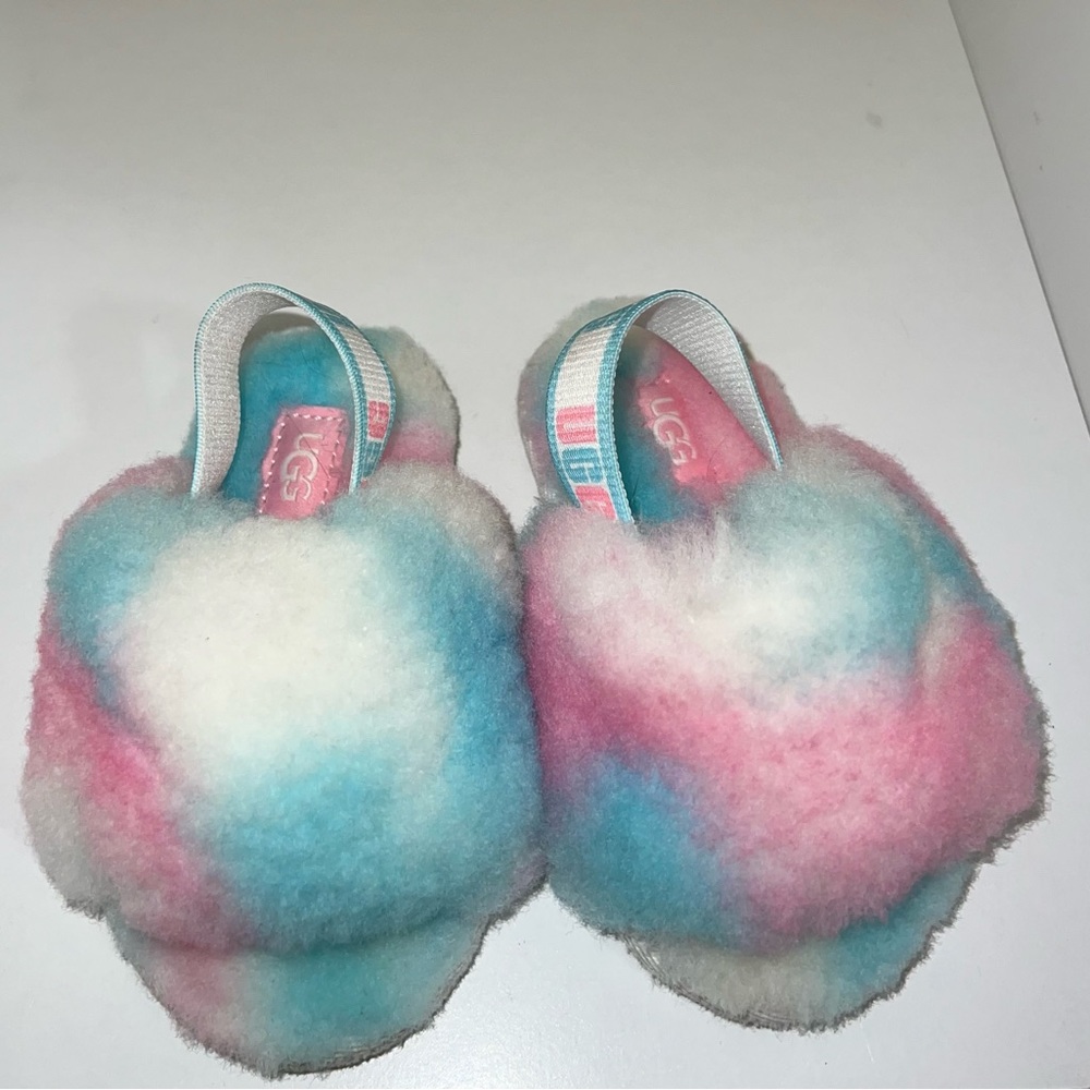 Babygirl Ugg “Fluff yeah” sandals